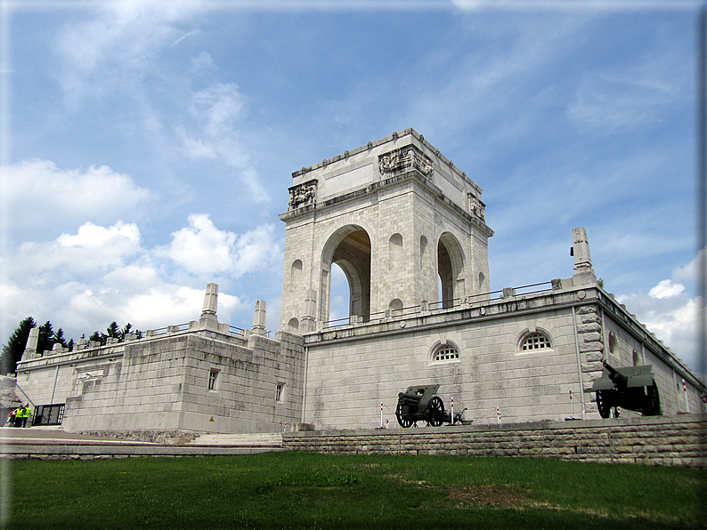 foto Sacrario militare di Asiago